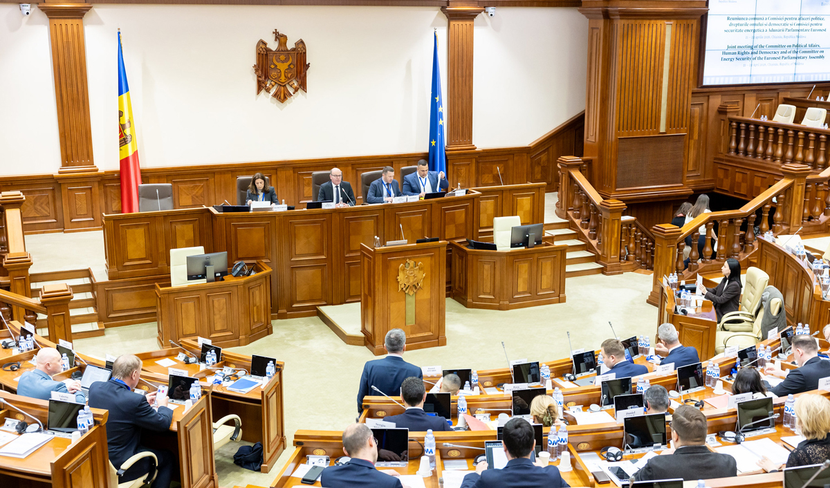 Законопроект: ЧП может длиться до 90 дней