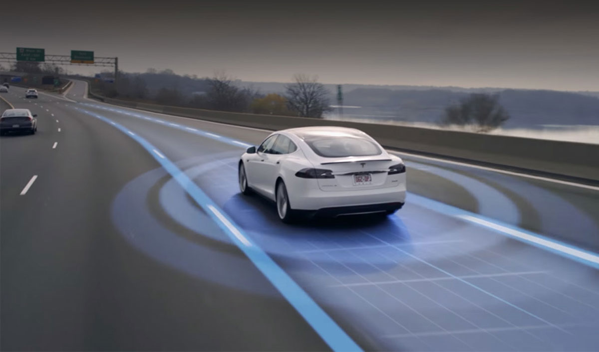Сомнительный «маркетинг» Илона Маска породил споры вокруг автопилота Tesla