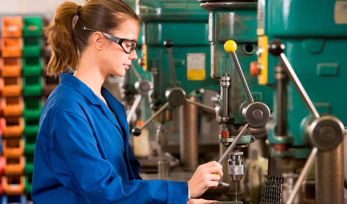 There are three times as many companies in dual education