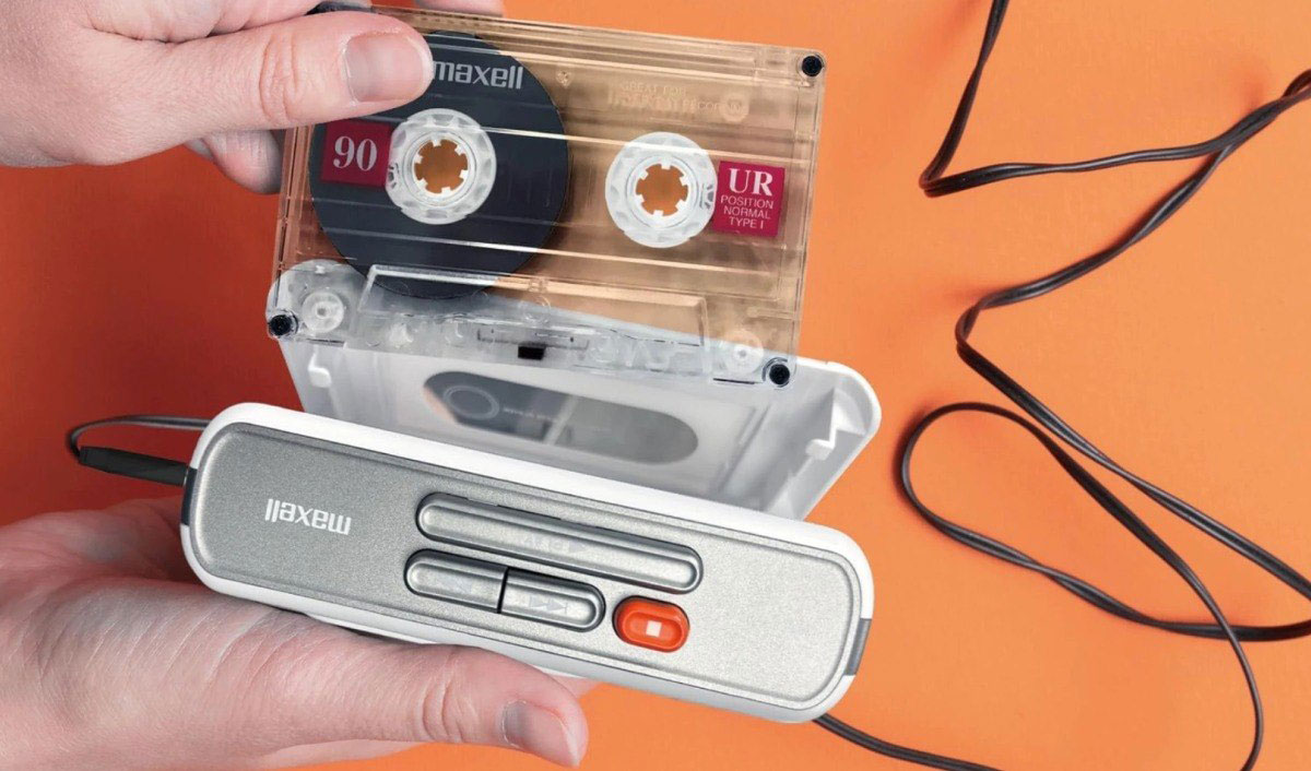 Înapoi în anii ’80: Maxell relansează casetofonul Bluetooth