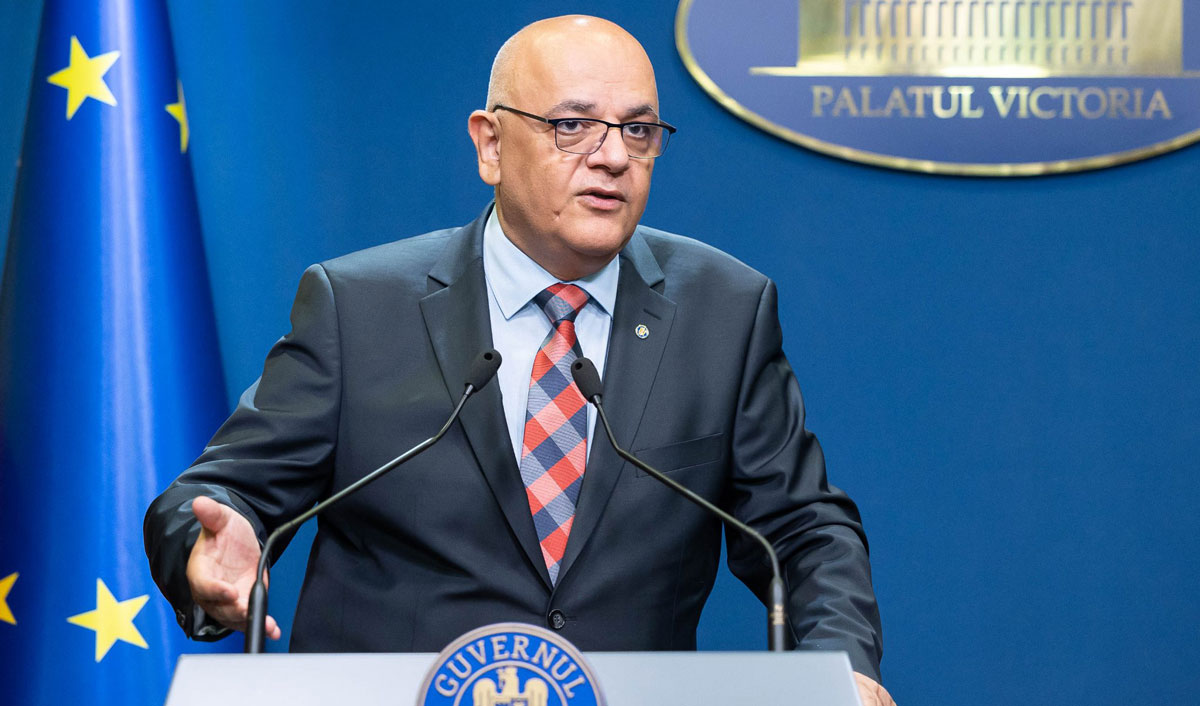 Romanian official accused of smuggling helicopter to Moldova