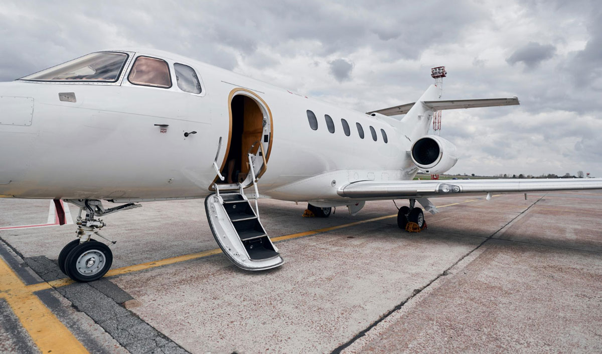 Importurile temporare de aeronave private, nave și cai din UE vor fi scutite de taxe și impozite