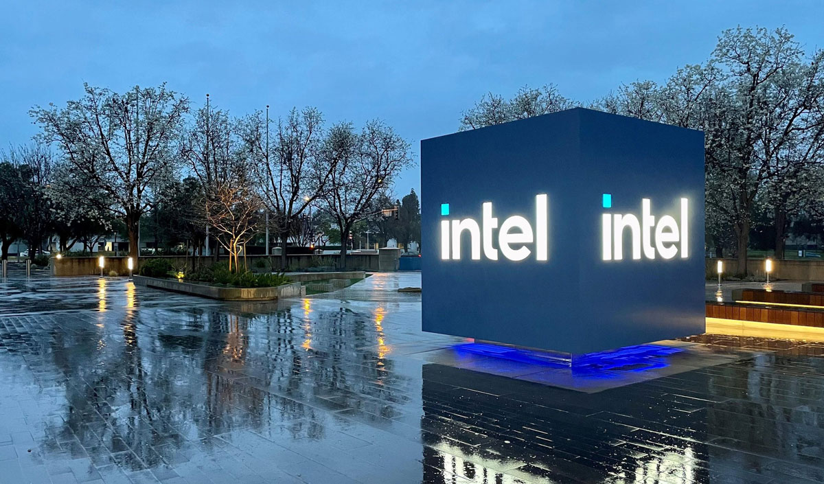 Акции Intel падают на фоне потери доли рынка серверных CPU