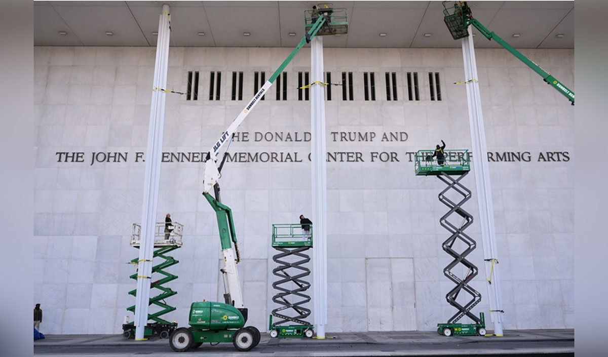 Curtea interzice adăugarea numelui lui Trump la numele Centrului Kennedy