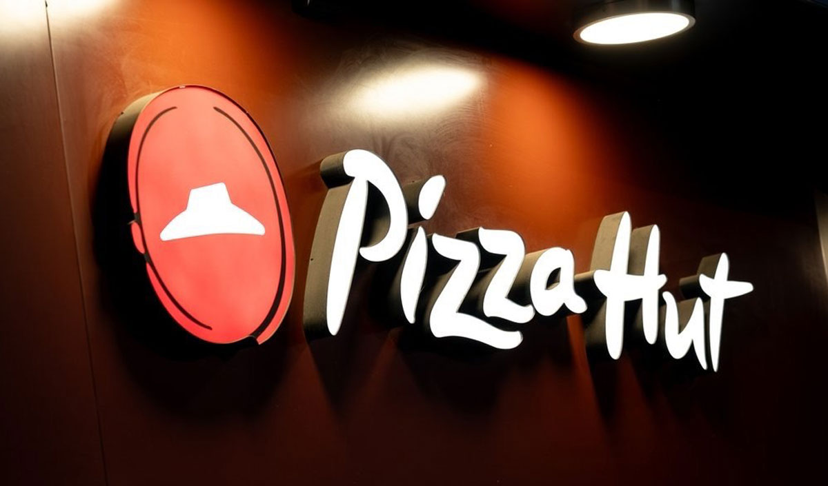Pizza Hut caută un nou proprietar