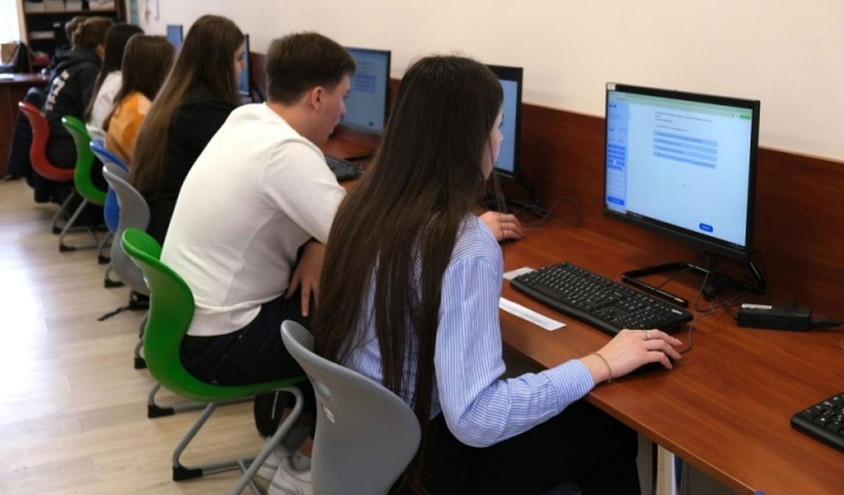 Учащиеся 9-х и 12-х классов прошли тестирование цифровых навыков