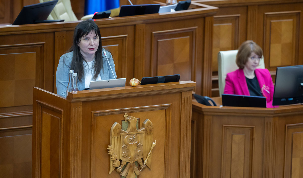 Lucrătorii migranți trec prin „filtre” de integritate
