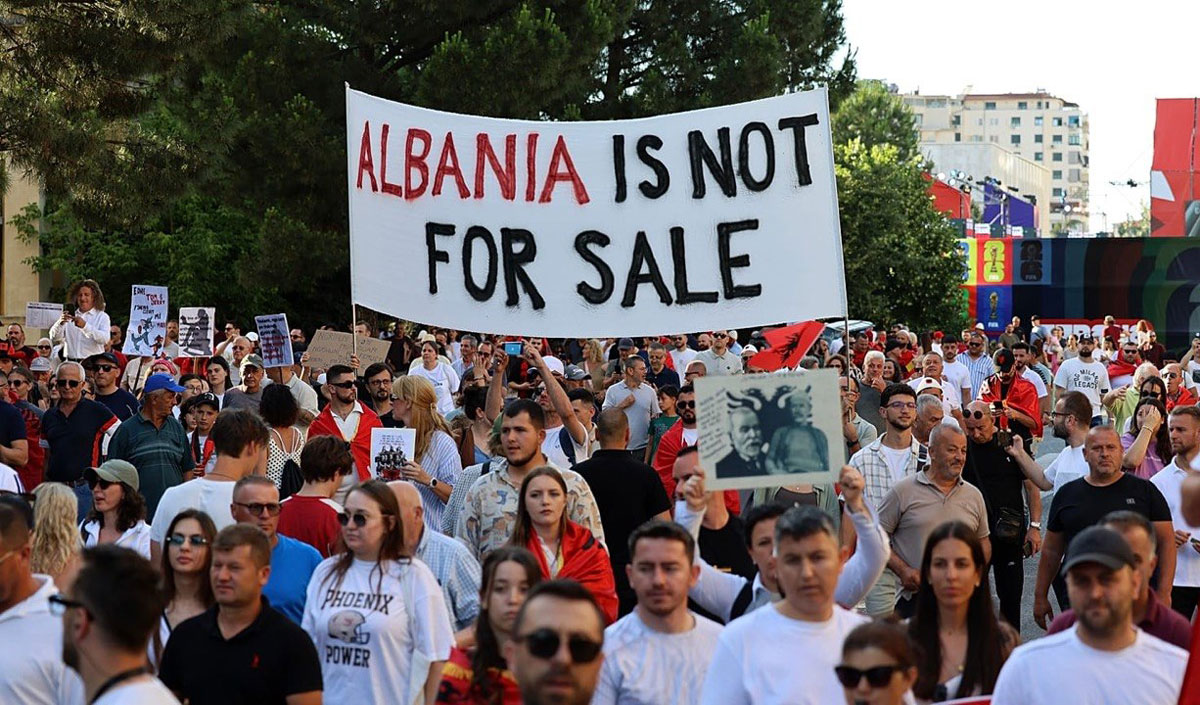 Albania se opune construirii unui complex turistic de lux al ginerelui lui Donald Trump