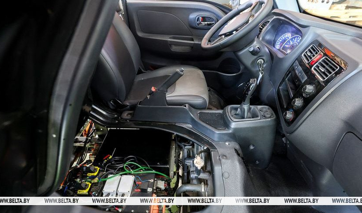 Belarus și China vor produce componente electronice pentru automobile