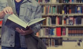 bibliotecă bibliotecă