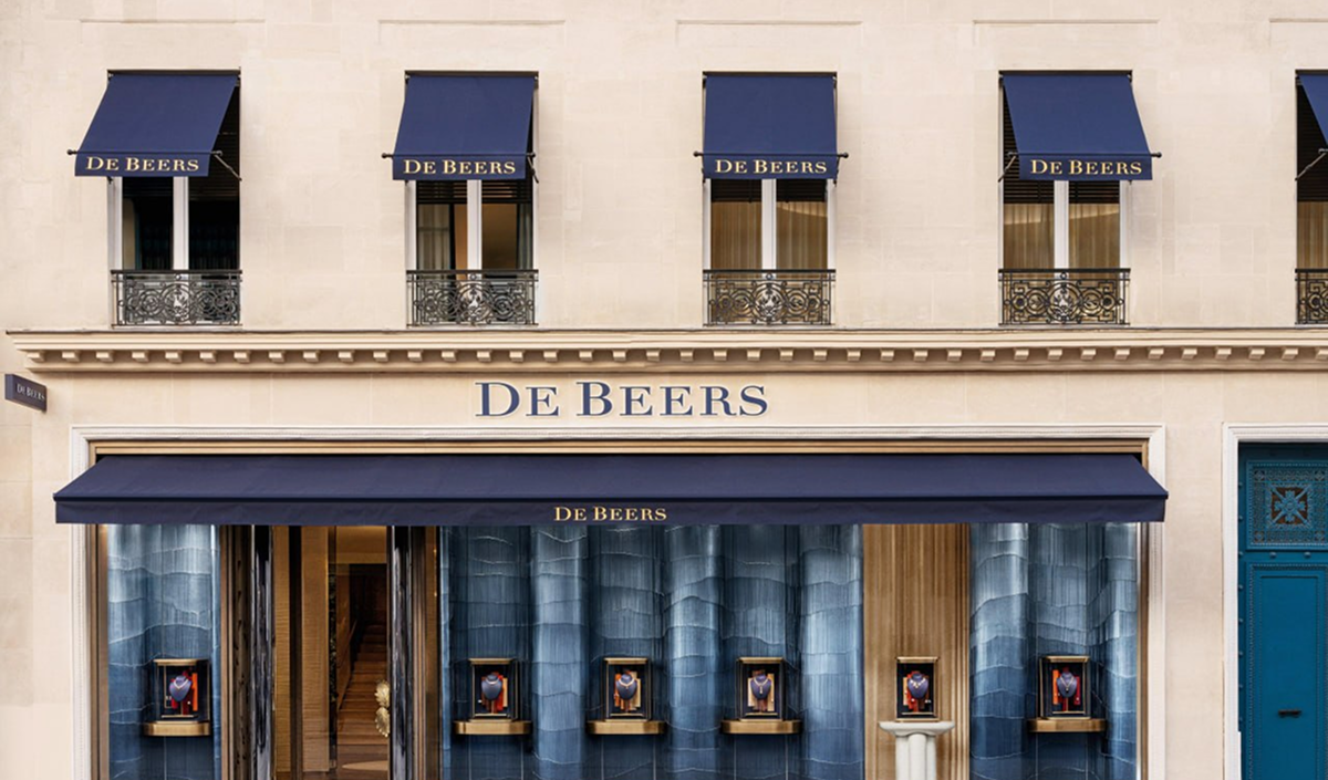  Vânzarea companiei De Beers intră în linia dreaptă
