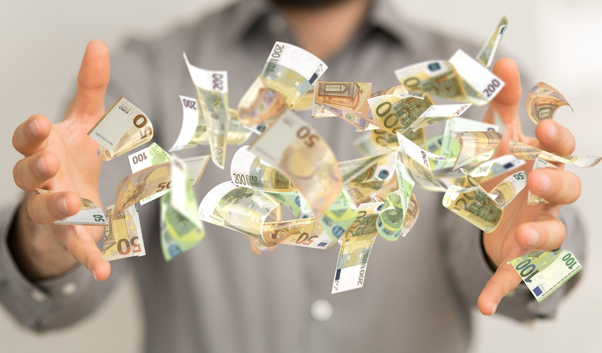 Guvernele se îndatorează într-un ritm record 