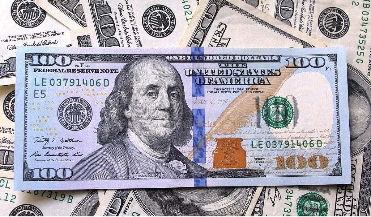 Când va slăbi dolarul și de ce beneficiem noi?