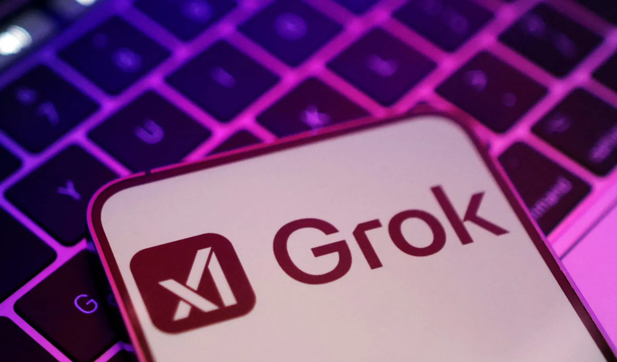 Elon Musk a anunțat integrarea Grok cu Word, Excel și PowerPoint
