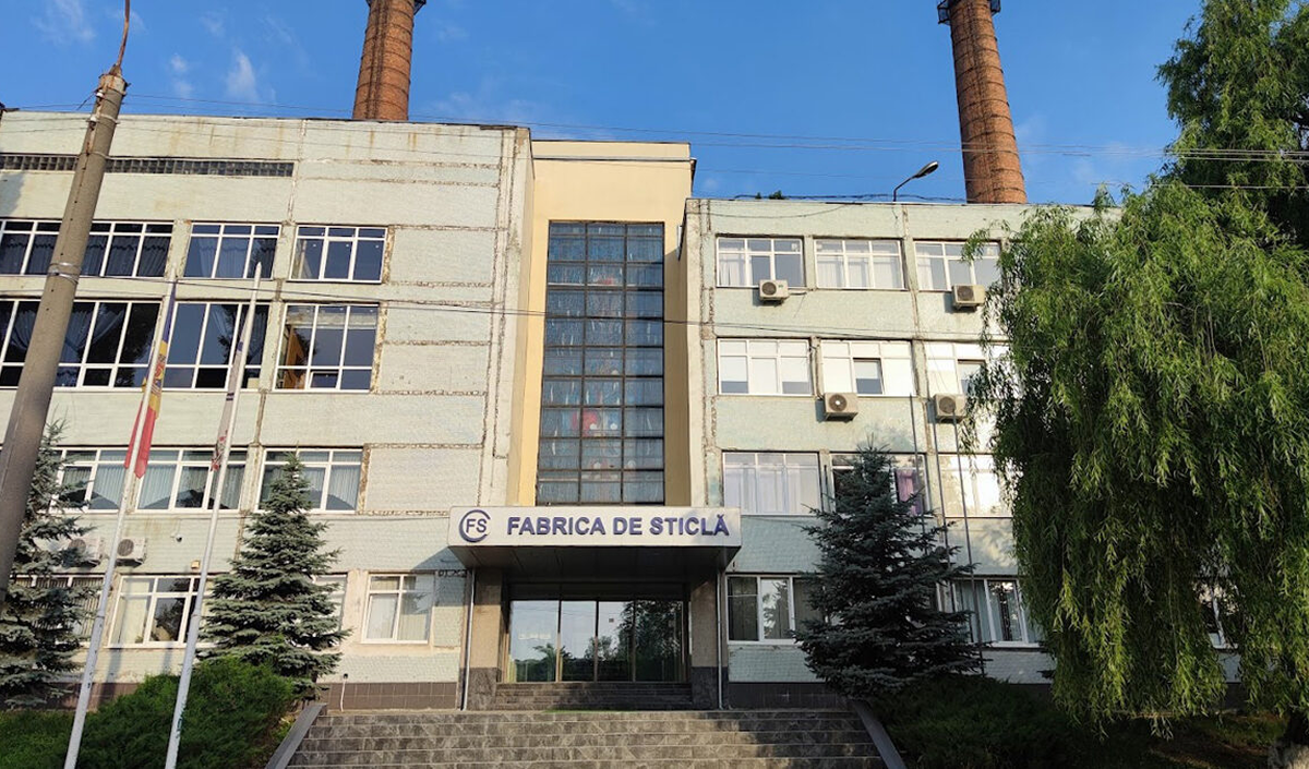 A fost anunțat un concurs de investiții pentru privatizarea Fabricii de sticlă din Chișinău