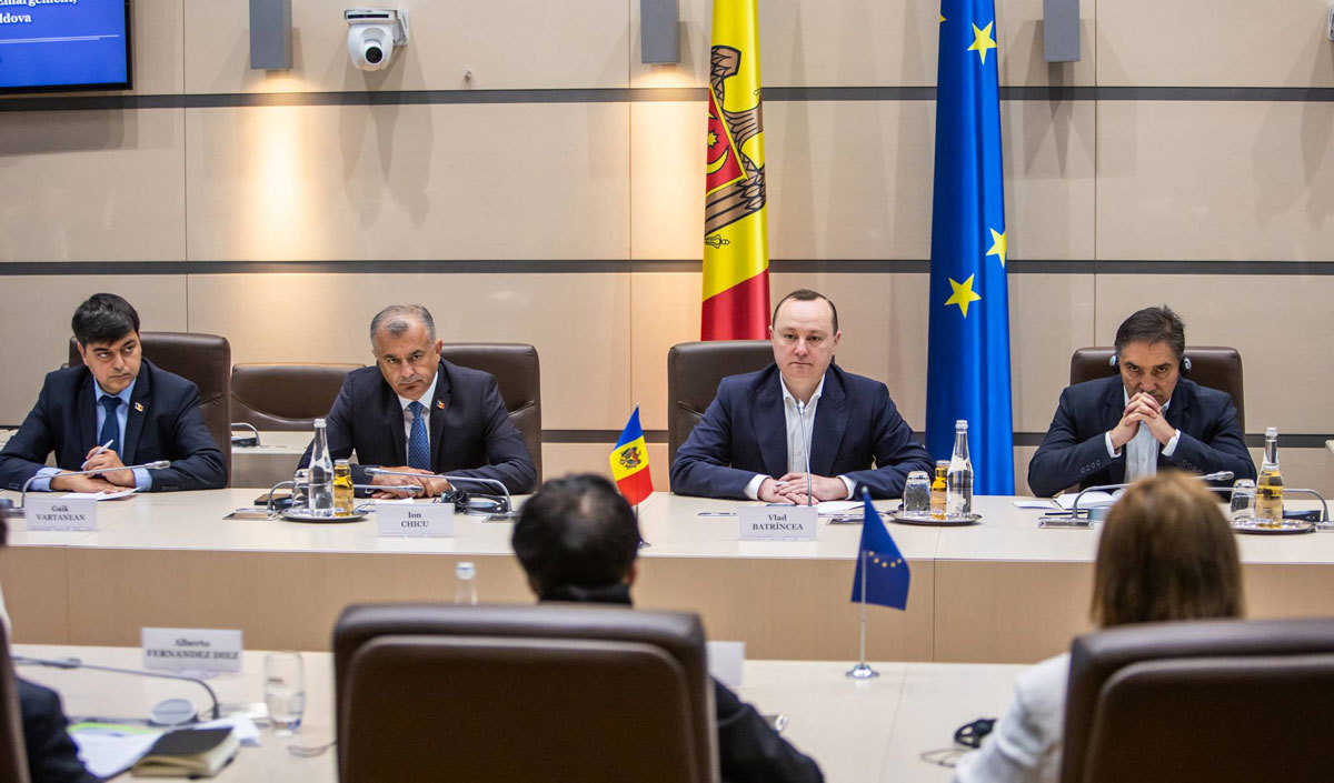 Opposition demands “real decentralization of the budget”