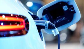 an electric car charging an electric car charging