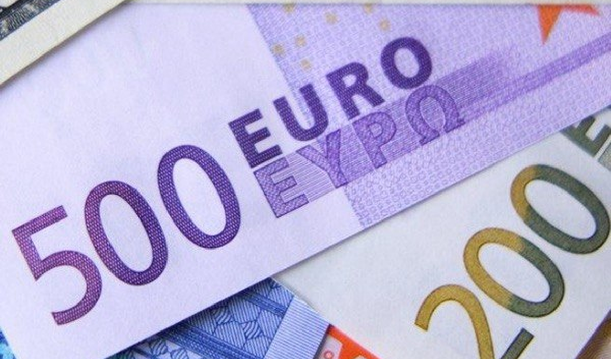 Valoarea rezervelor valutare – în regim „de vară”
