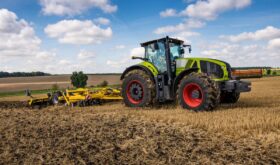tractor agricol