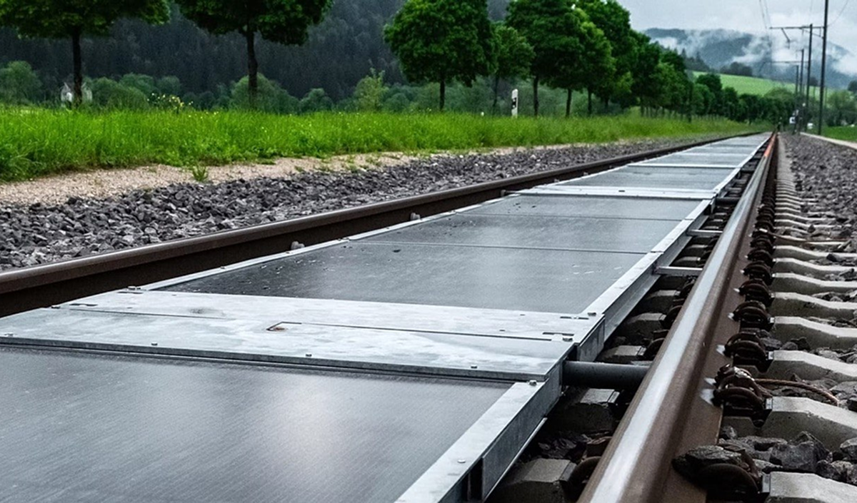 After Switzerland, a solar-powered railway will be built in Italy