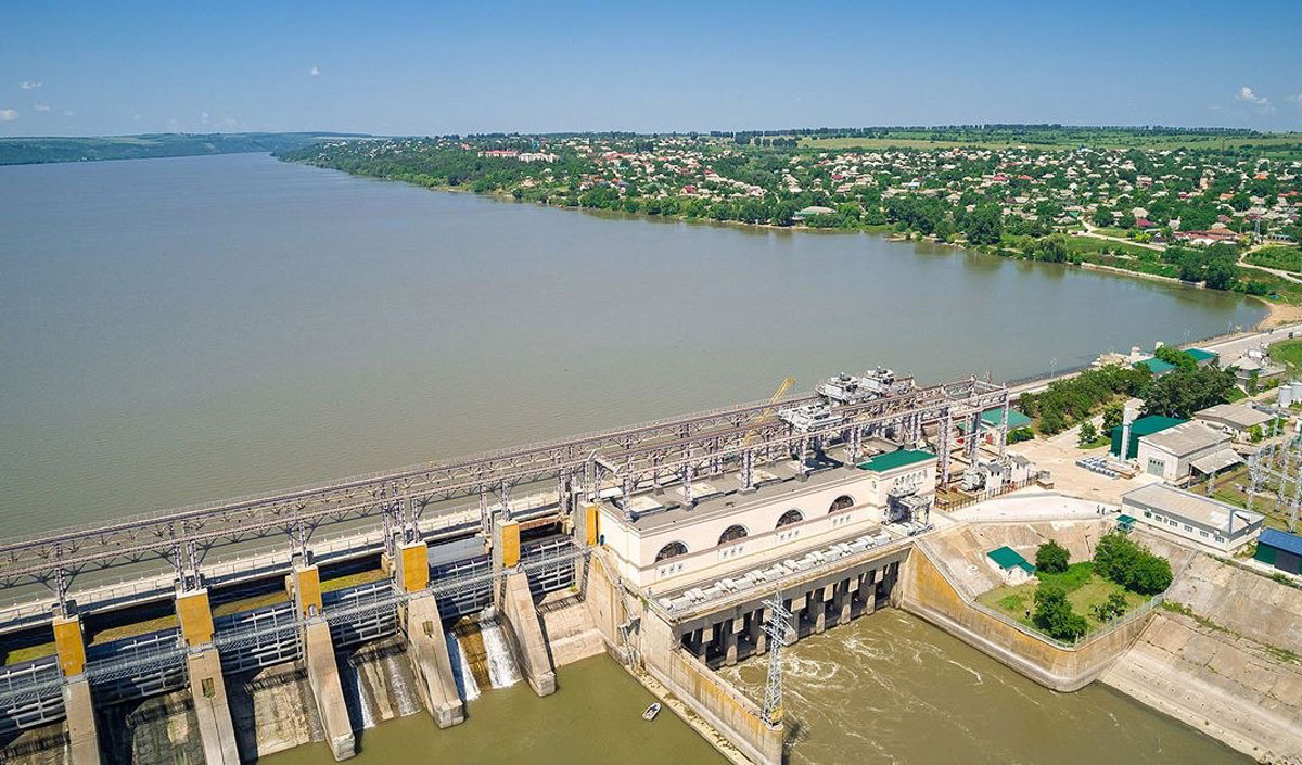 Moldovan authorities are urging people to conserve water. Does this call apply to water users in Transnistria?