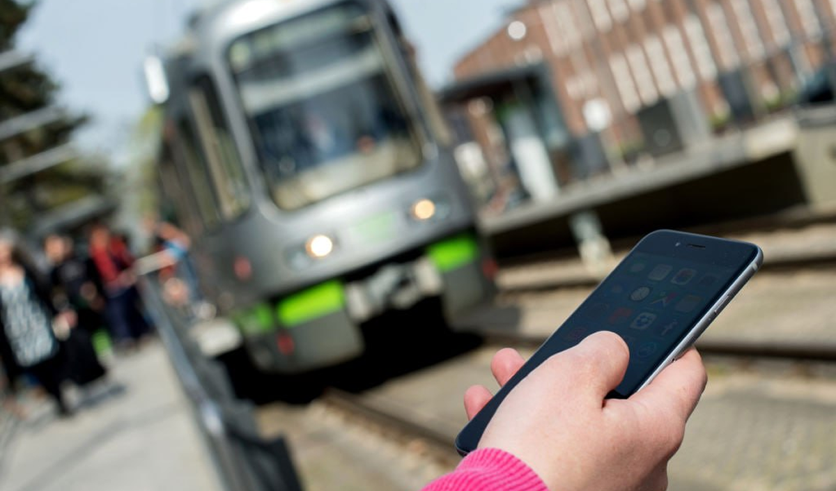 It’s Time to Defend the Right to Access Services Without a Smartphone — Opinion