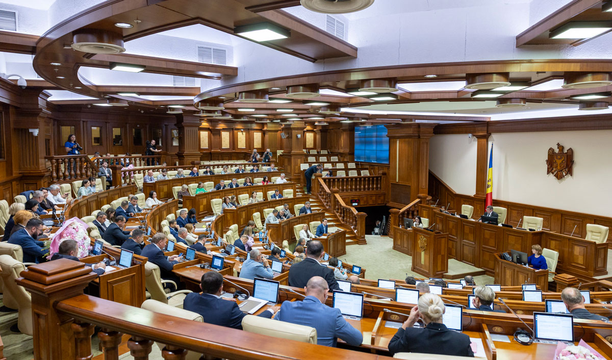 Instanțele trec la comunicarea electronică a actelor