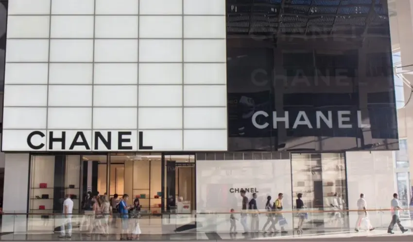 Chanel va continua să investească în China, în ciuda scăderii cererii Chanel