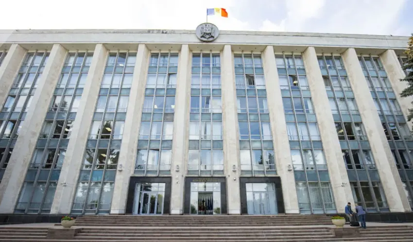 The government is preparing measures to boost competitiveness and modernise the industrial sector government building
