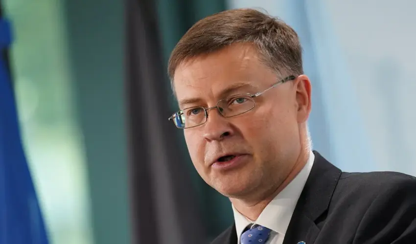 European Commissioner Valdis Dombrovskis is travelling to Chișinău Valdis Dombrovskis