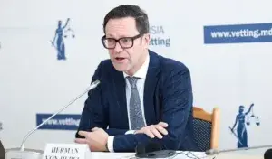 Curtea Constituțională a declarat neconstituționale prevederile care au permis numirea lui Herman von Hebel în comisia de vetting