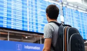Companiile aeriene nu vor putea impune pasagerilor vouchere în locul compensațiilor