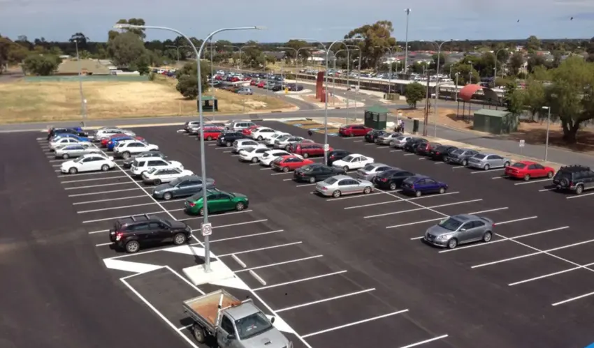 In the capital’s Cokana sector, a car park with 500 spaces is under construction parking
