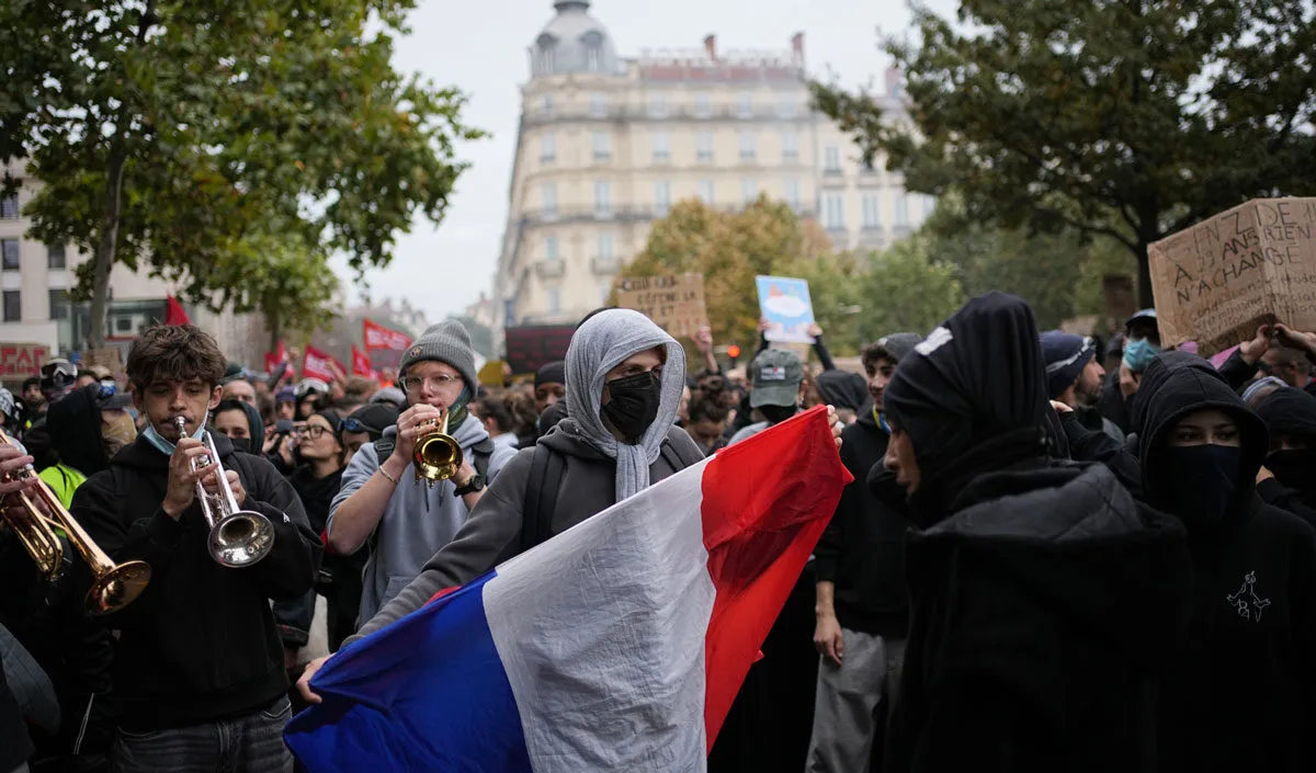 protestele din Paris