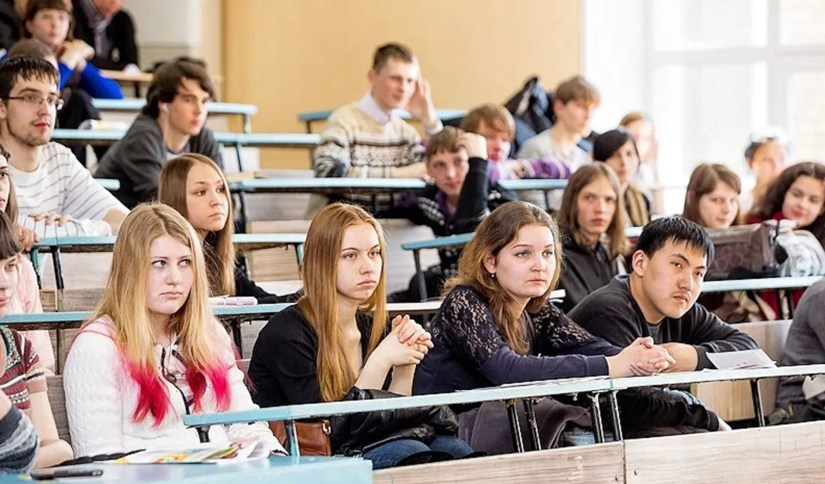 studenți